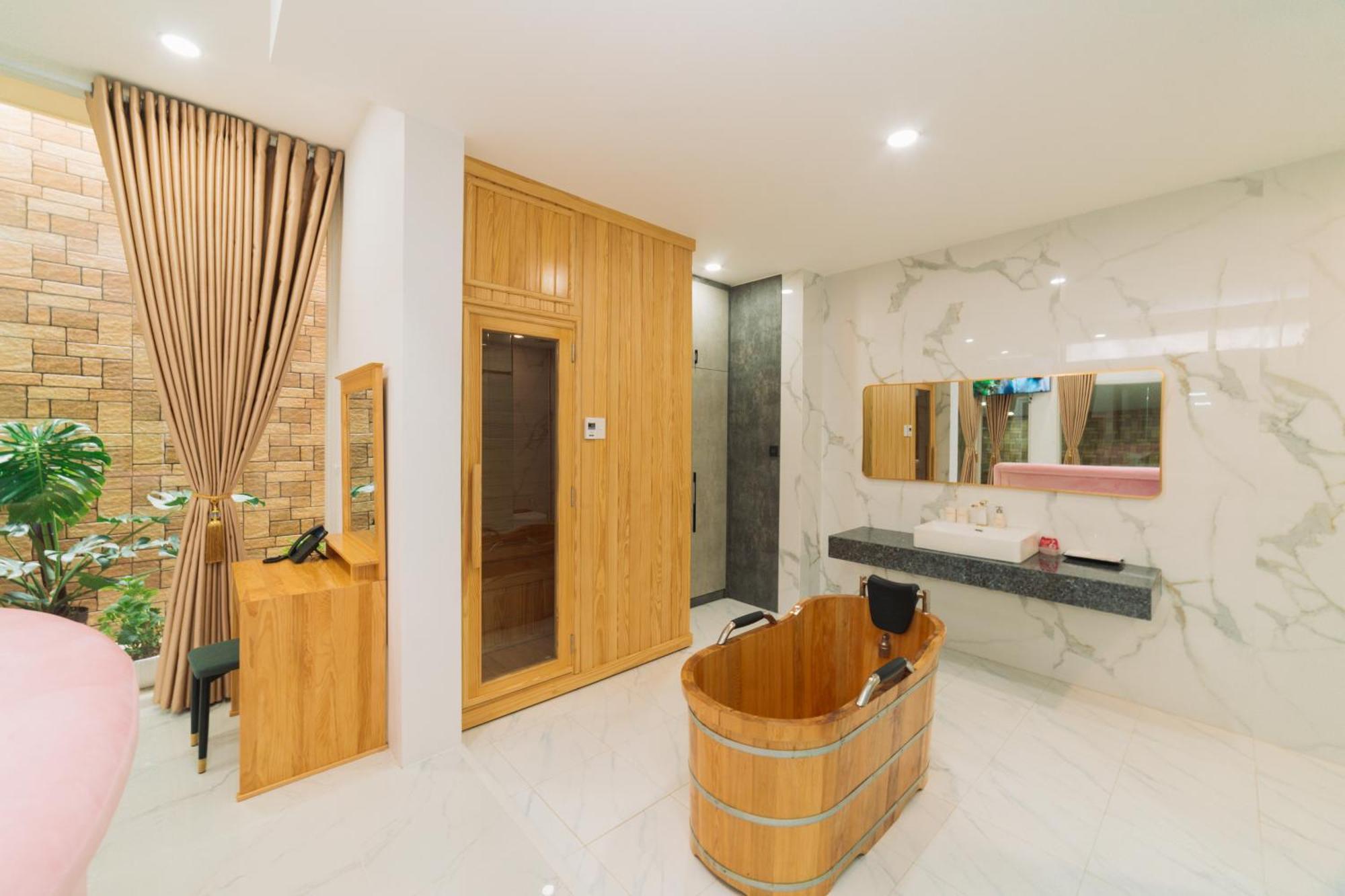 דה לאט Quy Tai Premium Hotel מראה חיצוני תמונה